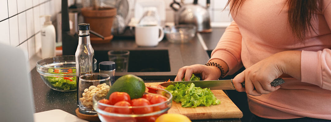 Диета при инсулинорезистентности с СПКЯ: Что можно есть и чего следует избегать