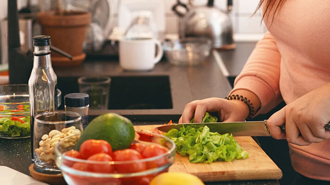 Диета при инсулинорезистентности с СПКЯ: Что можно есть и чего следует избегать