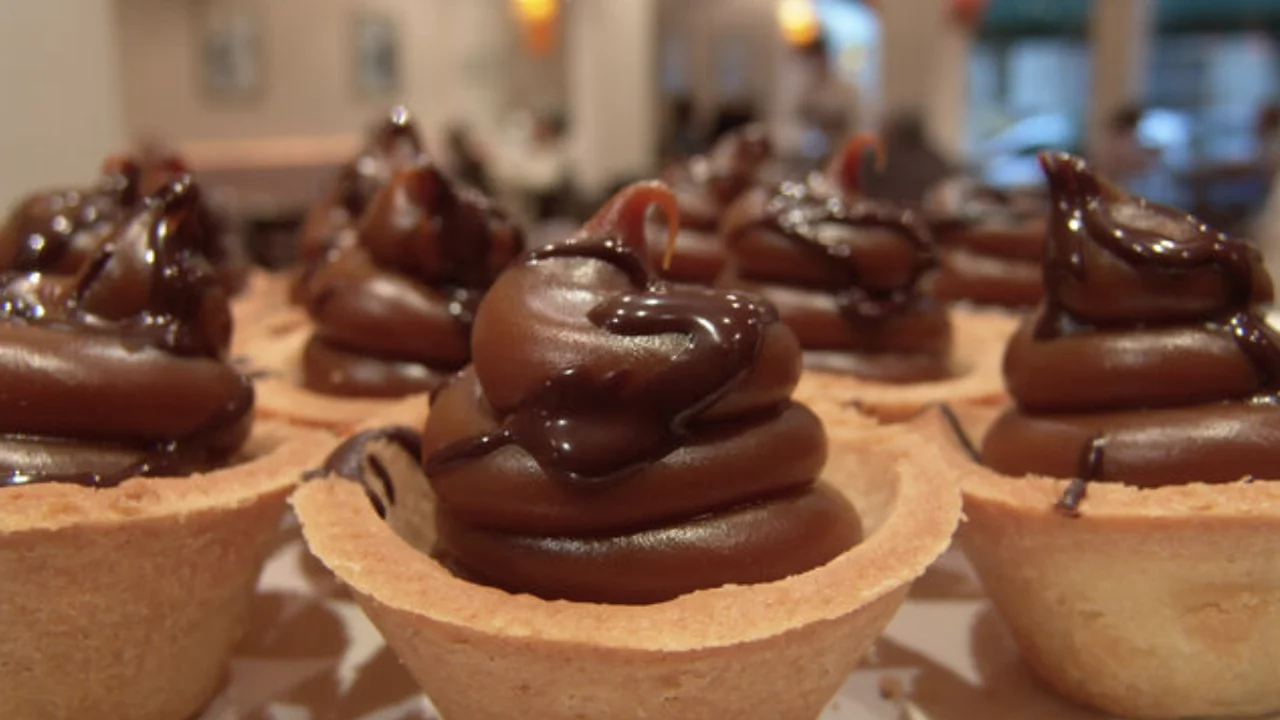 Захотелось сладкого? Может лучше поспать?